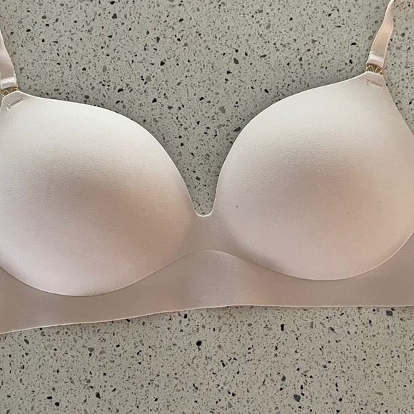 Victoria's Secret Dream Angels No Wire 38B-New With Tags - Picture 1 of 3